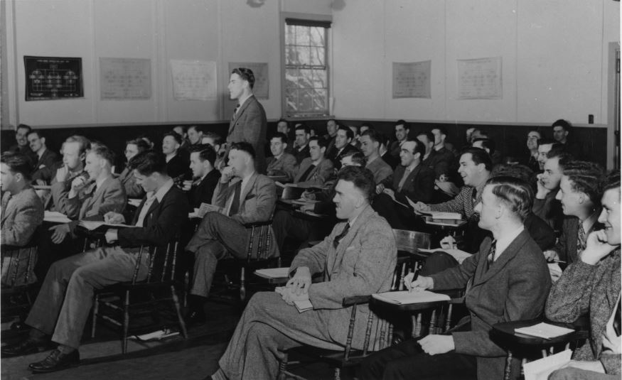 Photograph of Professor Burns Martin’s class in English about 1947, mostly veterans.